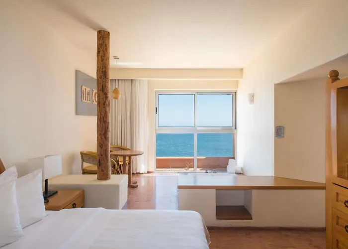 Hotel Club Regina Cabos 4*