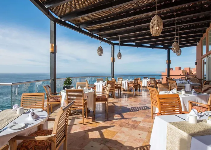 Club Regina Cabos Hotel 4*