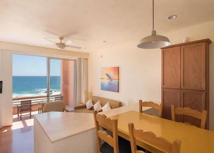 Club Regina Cabos Hotel 4*